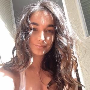 Meet your Posher, Vanessa